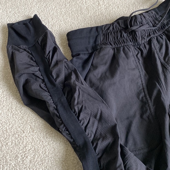 Beyond the Studio Mid-Rise Jogger Full Length - Picture 6 of 7